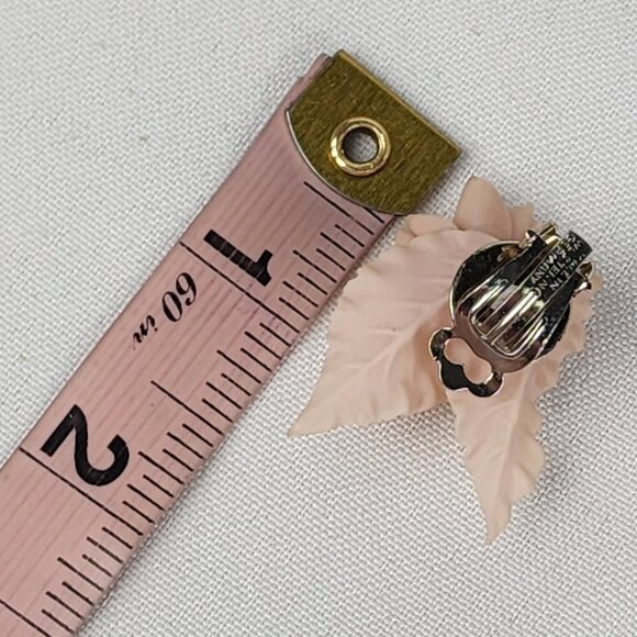 Vintage Western Germany Pink Celluloid Floral Clip On Earrings - Picture 5 of 5